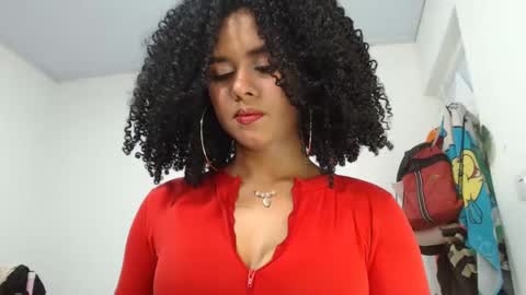 Snapshot of exotic_curls chatting on February 4, 2025, 11:16 pm LIA online show from February 4, 2025, 11:16 pm
