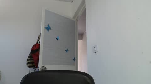 Snapshot of exotic_curls chatting on February 22, 2025, 7:58 pm LIA online show from February 22, 2025, 7:58 pm