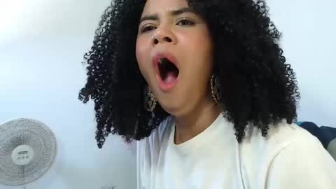 Snapshot of exotic_curls chatting on February 27, 2025, 7:04 pm LIA online show from February 27, 2025, 7:04 pm