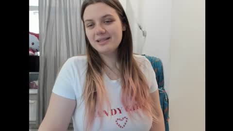 Snapshot of eyes_say_yes chatting on February 18, 2026, 12:23 pm Yara online show from February 18, 2026, 12:23 pm