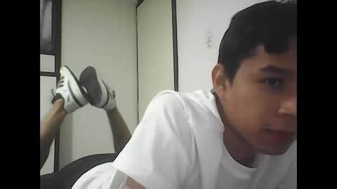 R online show from October 6, 2025, 4:59 pm