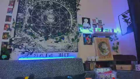 Snapshot of fearlessdiva_x chatting on December 4, 2025, 1:48 am Diva online show from December 4, 2025, 1:48 am