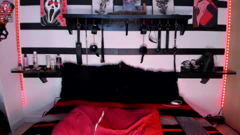 feel_the_touch online show from December 10, 2024, 9:43 pm