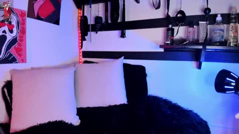 feel_the_touch online show from January 14, 2025, 9:41 pm