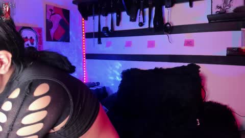 feel_the_touch online show from February 5, 2025, 9:07 pm