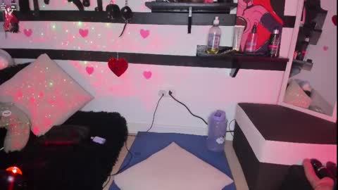 feel_the_touch online show from March 4, 2025, 9:11 pm