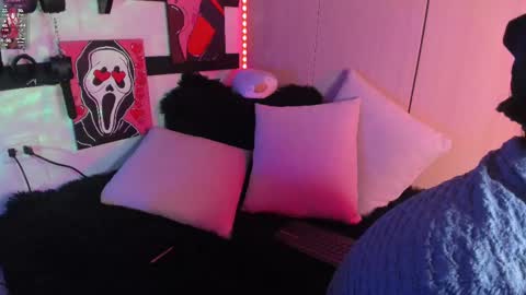 feel_the_touch online show from March 5, 2025, 9:59 pm