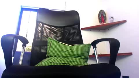 Snapshot of felipevega01 chatting on February 25, 2025, 12:03 pm felipe online show from February 25, 2025, 12:03 pm