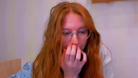 Snapshot of fire_luna chatting on February 25, 2026, 5:39 am fire_luna online show from February 25, 2026, 5:39 am