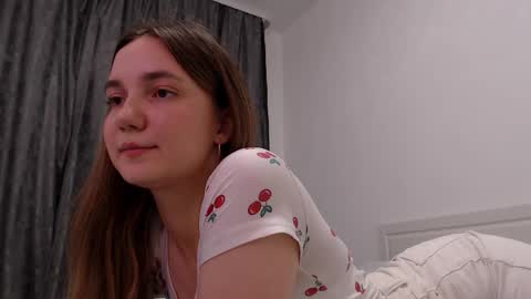 Snapshot of fireflies_fly_ chatting on November 4, 2025, 7:57 pm fireflies_fly_ online show from November 4, 2025, 7:57 pm