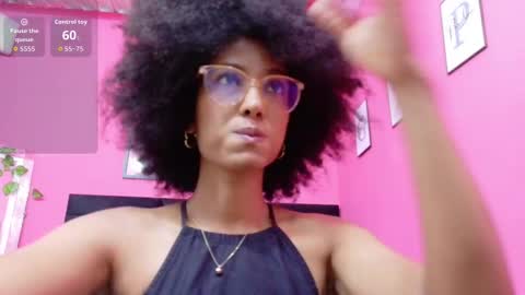 Snapshot of fitsexxyebony chatting on February 19, 2026, 8:05 pm Violetta online show from February 19, 2026, 8:05 pm