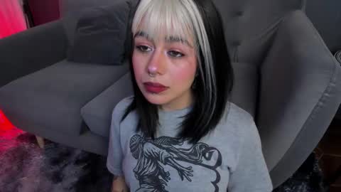 Snapshot of flower_smith_ chatting on February 19, 2026, 12:34 pm Its a pleasure to meet you. Im Flower. Help me reach 1k. Follow me. online show from February 19, 2026, 12:34 pm