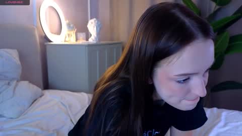 Snapshot of francessmason chatting on February 26, 2026, 6:56 am Marybrown eye Katy gray eye online show from February 26, 2026, 6:56 am