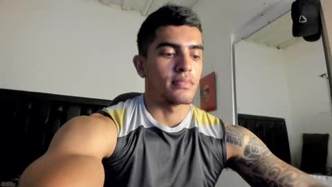 Snapshot of franco_ruiz_ chatting on February 1, 2025, 1:44 am franco online show from February 1, 2025, 1:44 am