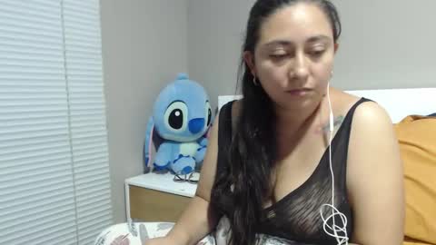 Snapshot of fransheska1_4 chatting on February 17, 2026, 1:24 am fransheska and Dimytri online show from February 17, 2026, 1:24 am