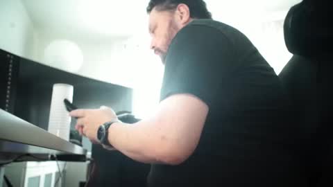 Snapshot of frob976 chatting on March 5, 2025, 8:53 pm frob976 online show from March 5, 2025, 8:53 pm