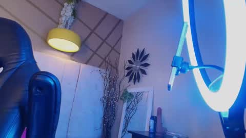 frreeya online show from February 17, 2026, 10:05 pm