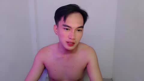 Snapshot of fuckboy_zachxx chatting on February 20, 2025, 3:45 am online show from February 20, 2025, 3:45 am