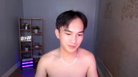 Snapshot of fuckboy_zachxx chatting on March 7, 2025, 10:35 am online show from March 7, 2025, 10:35 am