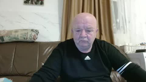 Snapshot of fullballs6 chatting on February 26, 2026, 3:49 am fullballs6 online show from February 26, 2026, 3:49 am