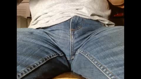 Snapshot of fuzzyblues chatting on January 10, 2025, 10:36 pm Fuzzy Blues online show from January 10, 2025, 10:36 pm