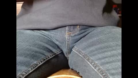 Snapshot of fuzzyblues chatting on January 21, 2025, 1:39 am Fuzzy Blues online show from January 21, 2025, 1:39 am