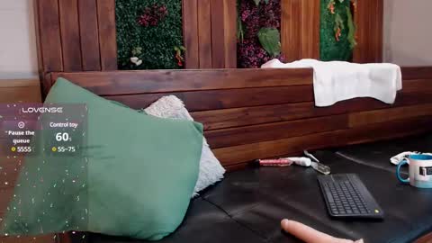 Snapshot of gabriell_ramirez_ chatting on March 3, 2025, 10:06 am gabriell_ramirez_ online show from March 3, 2025, 10:06 am