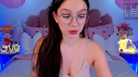 Gia online show from March 3, 2026, 1:39 pm