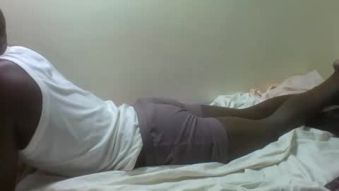 Snapshot of giant_couple chatting on February 6, 2026, 6:40 am giant_couple online show from February 6, 2026, 6:40 am