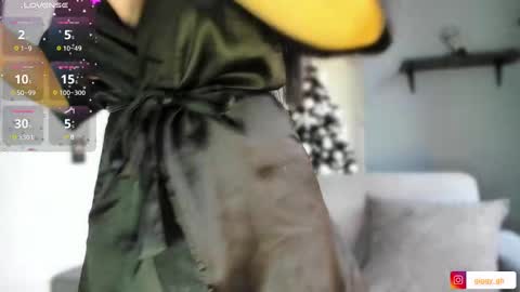 Snapshot of giggy_ chatting on December 27, 2024, 4:21 pm Giggy online show from December 27, 2024, 4:21 pm