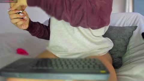 Snapshot of giggy_ chatting on January 29, 2025, 12:24 pm Giggy online show from January 29, 2025, 12:24 pm