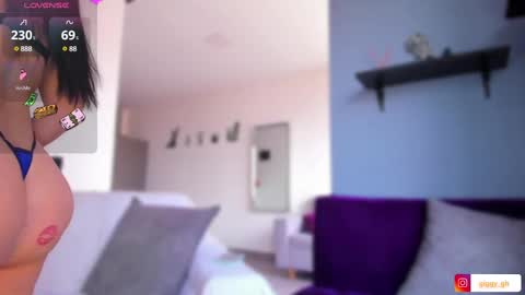 Snapshot of giggy_ chatting on February 13, 2025, 3:24 pm Giggy online show from February 13, 2025, 3:24 pm