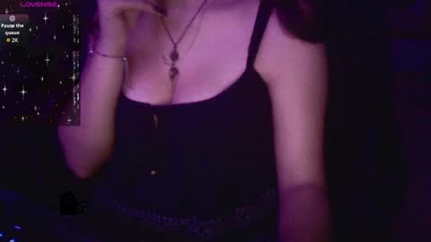 godpphire online show from November 21, 2025, 10:52 pm