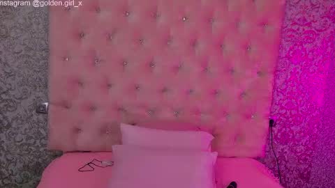 Snapshot of golden_girl__ chatting on February 27, 2026, 2:00 am golden girl online show from February 27, 2026, 2:00 am