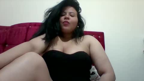 Snapshot of golden_ttania chatting on January 29, 2025, 3:44 am Tania online show from January 29, 2025, 3:44 am