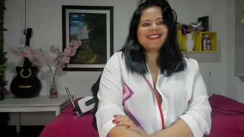 Snapshot of golden_ttania chatting on February 7, 2025, 8:33 am Tania online show from February 7, 2025, 8:33 am