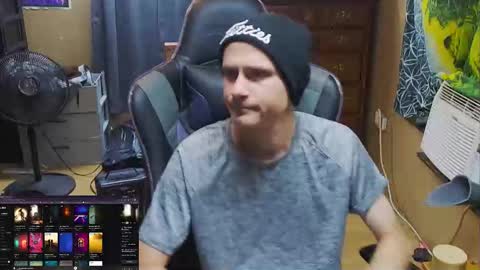 Snapshot of greenlungs8195 chatting on November 30, 2025, 6:50 am Greenlungs8195 online show from November 30, 2025, 6:50 am