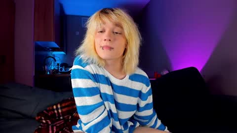 Greg-independent model online show from January 6, 2025, 7:02 pm