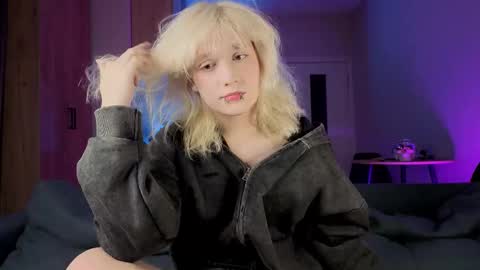 Greg-independent model online show from September 19, 2025, 9:26 pm