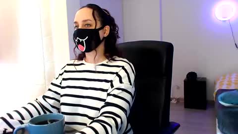 Snapshot of gummypeach chatting on December 4, 2024, 3:10 pm GummyPeach online show from December 4, 2024, 3:10 pm