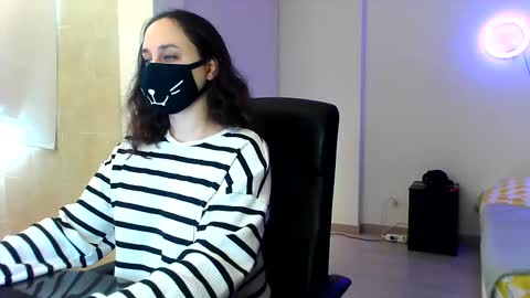 Snapshot of gummypeach chatting on December 12, 2024, 1:06 pm GummyPeach online show from December 12, 2024, 1:06 pm