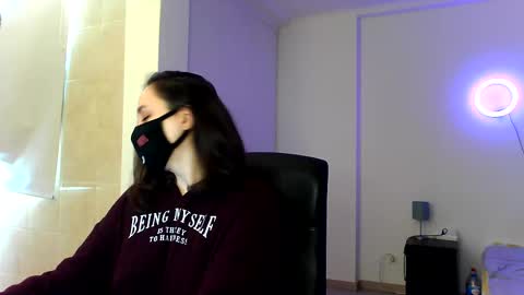 Snapshot of gummypeach chatting on December 20, 2024, 11:43 am GummyPeach online show from December 20, 2024, 11:43 am