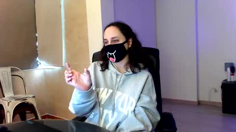 Snapshot of gummypeach chatting on December 25, 2024, 3:49 pm GummyPeach online show from December 25, 2024, 3:49 pm