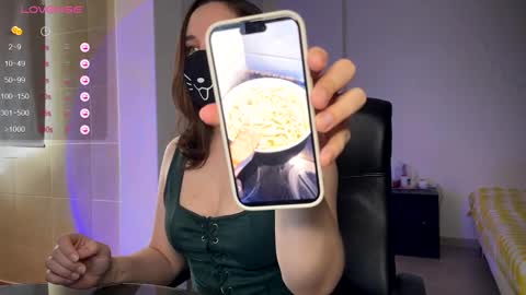 Snapshot of gummypeach chatting on February 24, 2025, 2:04 pm GummyPeach online show from February 24, 2025, 2:04 pm