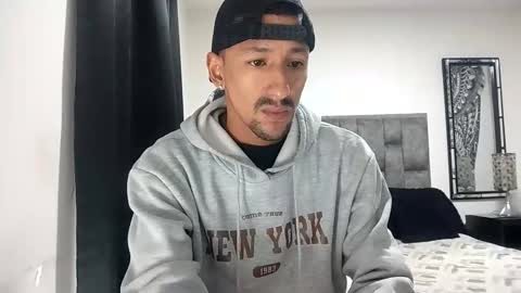 Snapshot of guykarim chatting on February 3, 2026, 4:21 am karim online show from February 3, 2026, 4:21 am