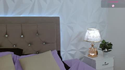 Snapshot of gwen_drew chatting on February 10, 2026, 1:48 pm Gwen Drew online show from February 10, 2026, 1:48 pm