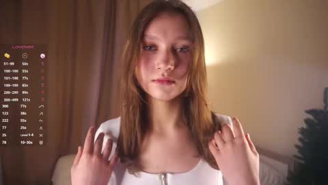 Snapshot of gwennielove chatting on December 20, 2025, 6:09 am Molly online show from December 20, 2025, 6:09 am