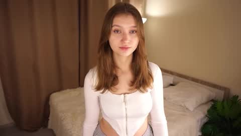 Snapshot of gwennielove chatting on January 13, 2026, 4:29 am Molly online show from January 13, 2026, 4:29 am