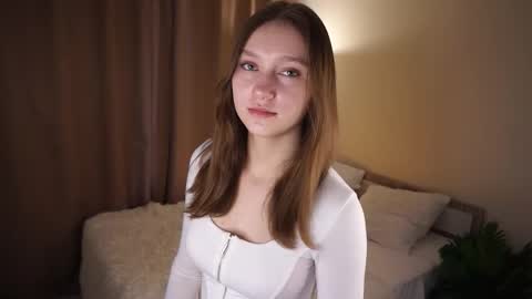 Snapshot of gwennielove chatting on January 16, 2026, 5:11 am Molly online show from January 16, 2026, 5:11 am