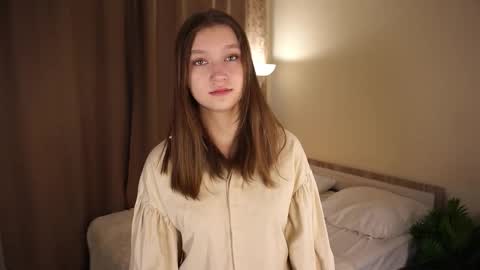 Snapshot of gwennielove chatting on January 19, 2026, 5:00 am Molly online show from January 19, 2026, 5:00 am